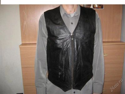 Лот: 2593286. Фото: 1. Продам кожаный черный жилет -... Верхняя одежда