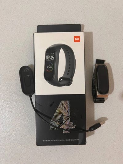 Лот: 20228269. Фото: 1. Xiaomi mi band 4. Смарт-часы, фитнес-браслеты, аксессуары
