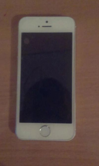 Лот: 7059394. Фото: 1. Продам iphone 5 на 16gb. Смартфоны