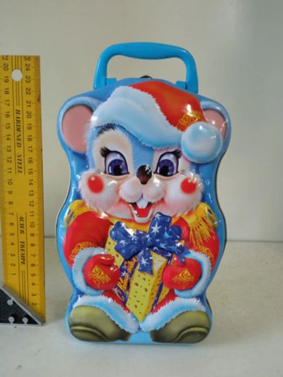 Лот: 24385774. Фото: 1. Коробка чемоданчик с новым годом. Гирлянды, шарики, новогодние аксессуары