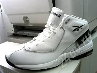 Лот: 339018. Фото: 1. Reebok Buckets III. Кеды, кроссовки, слипоны