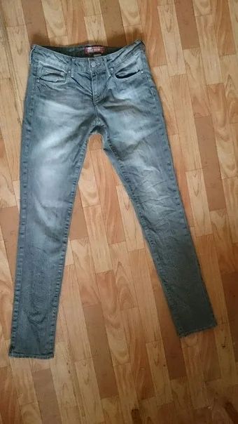 Лот: 6188862. Фото: 1. Джинсы H&M размер 42 (27 размер... Джинсы