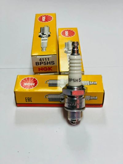 Лот: 17823591. Фото: 1. Свеча NGK BP5HS 4111. Запчасти