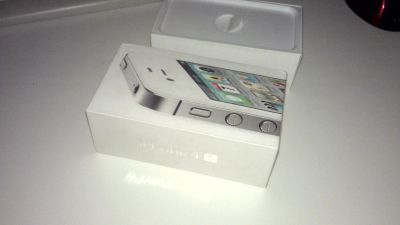 Лот: 3782064. Фото: 1. коробка от iphone 4s White + вкладыш... Другое (смартфоны, связь, навигация)
