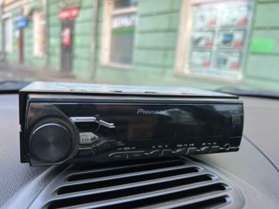 Лот: 19178602. Фото: 1. Автомагнитола Pioneer MVH 180UB. Автомагнитолы