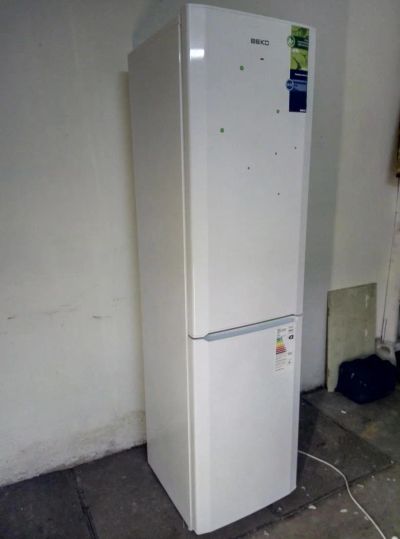 Лот: 9491301. Фото: 1. Холодильник Beko cs 335020. Холодильники, морозильные камеры