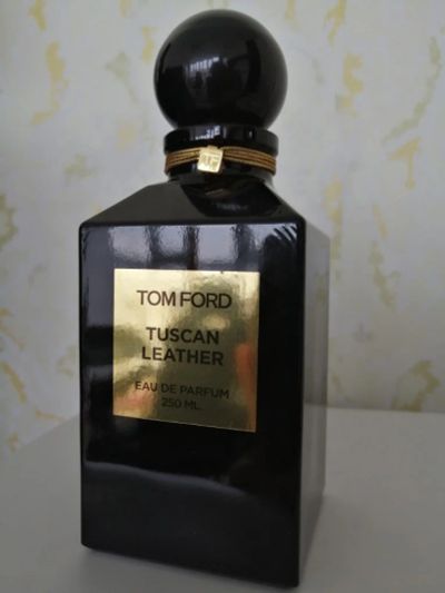 Лот: 15320241. Фото: 1. Tom Ford Tuscan Leather. Унисекс парфюмерия