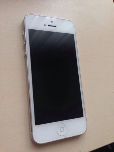 Лот: 4650754. Фото: 1. iPhone 5 32g (хорошее состояние... Смартфоны
