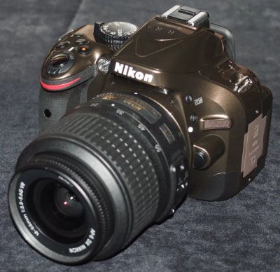 Лот: 3765420. Фото: 1. Nikon D5200 Kit 18-55 VR. Полный... Цифровые зеркальные