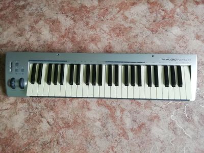 Лот: 17837337. Фото: 1. Клавиатура MIDI M-Audio KeyRig... MIDI-оборудование