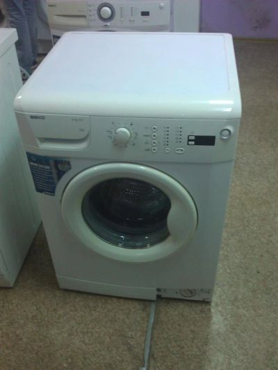 Лот: 3292907. Фото: 1. Стиральная машина Beko WME 55100... Стиральные машины