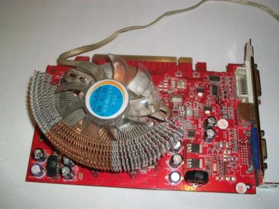 Лот: 76562. Фото: 1. Видеокарта Radеon X700 PCI-E 128мб... Видеокарты