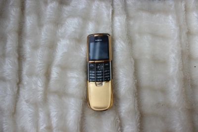 Лот: 5722606. Фото: 1. nokia 8800 gold Нокиа 8800 золотой. Кнопочные мобильные телефоны