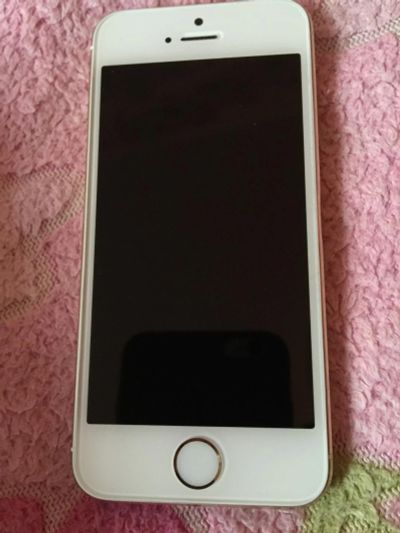 Лот: 8079786. Фото: 1. iPhone 5s gold 16. Смартфоны