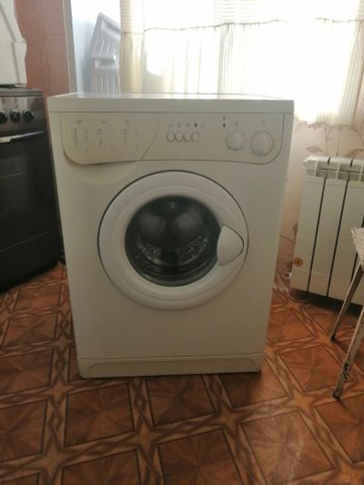 Лот: 18050585. Фото: 1. Стиральная машина Indesit W104T. Стиральные машины