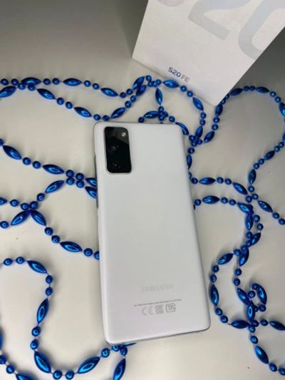 Лот: 17650973. Фото: 1. Samsung s 20 FE. Смартфоны