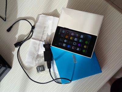 Лот: 9320316. Фото: 1. Оригинальный смартфон ZTE V5. Смартфоны