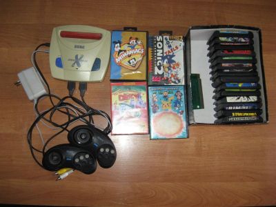 Лот: 3613597. Фото: 1. Sega+джойстики+кассеты. Игровые приставки, консоли
