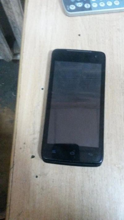 Лот: 11401557. Фото: 1. Micromax Q333. Кнопочные мобильные телефоны