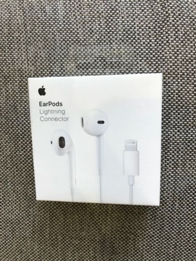 Лот: 11924993. Фото: 1. EarPods A1748. Наушники, гарнитуры