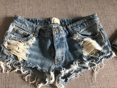 Лот: 11841800. Фото: 1. Шорты джинсовые. Брюки, шорты
