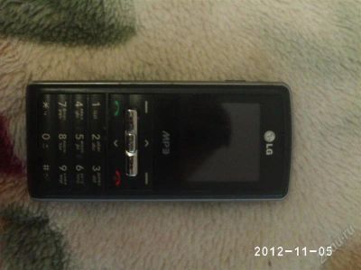 Лот: 2240828. Фото: 1. LG телефон. Кнопочные мобильные телефоны