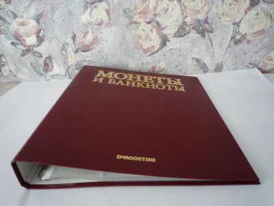 Лот: 17499095. Фото: 1. Альбом для монет, банкнот. Аксессуары, литература
