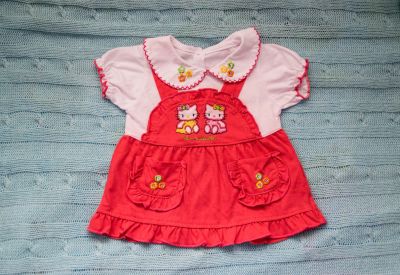 Лот: 7174197. Фото: 1. Платье с Hello Kitty для малышки. Платья, сарафаны