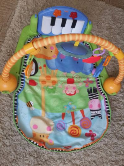 Лот: 7996071. Фото: 1. Коврик игровой Fisher Price пианино. Развивающие коврики