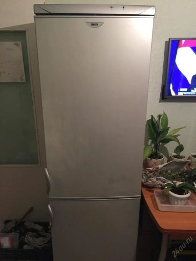 Лот: 5858171. Фото: 1. Холодильник Zanussi ZRB 350. Холодильники, морозильные камеры