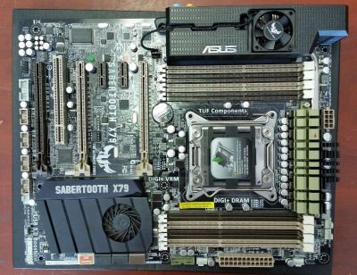 Лот: 9493338. Фото: 1. Asus Sabertooth X79. Материнские платы