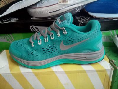 Лот: 7104220. Фото: 1. nike lunarglide 4 размеры 35-40. Кеды, кроссовки, слипоны