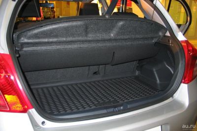 Лот: 10257873. Фото: 1. Задняя полка toyota Yaris Vits. Багажники, боксы, фаркопы