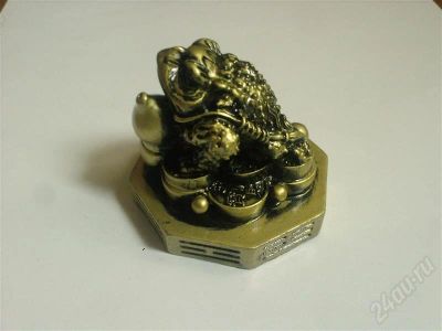 Лот: 434641. Фото: 1. сувенир фэншуй денежная жаба под... Скульптуры
