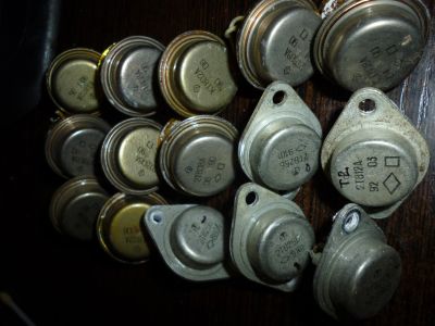 Лот: 16796584. Фото: 1. Транзисторы с рубля. Транзисторы