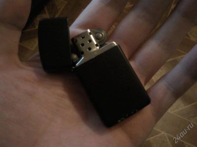 Лот: 941175. Фото: 1. Зажигалка Zippo черная. Сувенирные мелочи