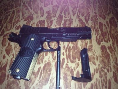 Лот: 6733179. Фото: 1. Пневматический пистолет COLT с... Пневматическое оружие