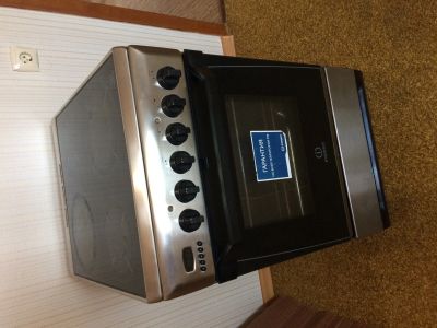 Лот: 13915175. Фото: 1. Продам электроплиту Indesit. Плиты, духовые шкафы, варочные поверхности
