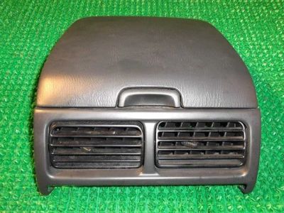 Лот: 25328948. Фото: 1. Бардачок Subaru Forester SF5 код... Салон