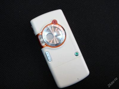 Лот: 75080. Фото: 1. Sony Ericsson W800i. Кнопочные мобильные телефоны