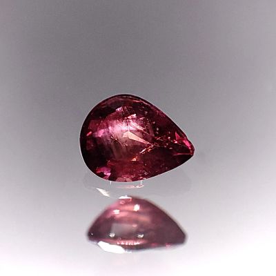 Лот: 21560074. Фото: 1. 0.38 ct. Рубин груша, Не гретый... Драгоценные и поделочные камни