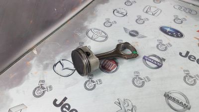 Лот: 23587351. Фото: 1. Поршень с шатуном Mercedes-Benz... Двигатель и элементы двигателя