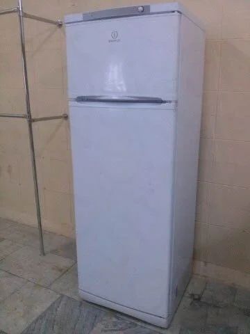 Лот: 10547316. Фото: 1. Холодильник Indesit. Холодильники, морозильные камеры