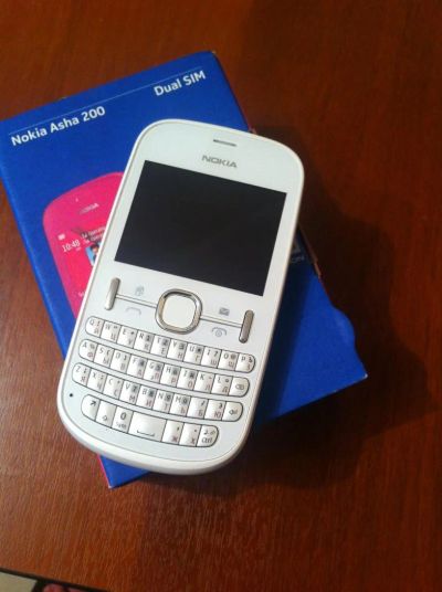 Лот: 4282587. Фото: 1. Nokia ASHA 200. Кнопочные мобильные телефоны