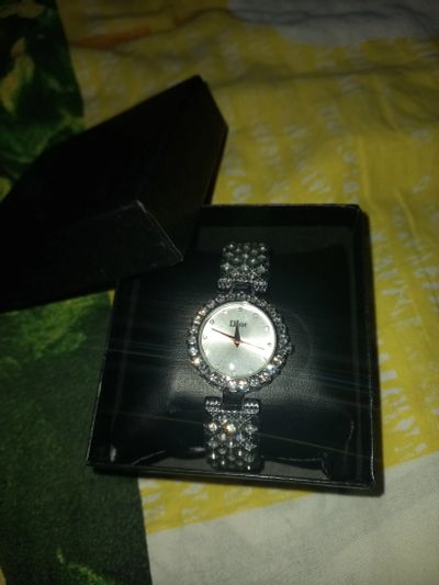 Лот: 19477941. Фото: 1. Женские часы. Оригинальные наручные часы