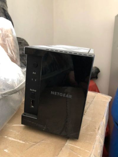 Лот: 11168375. Фото: 1. Сетевое хранилище netgear Rn10200-100Rus. СХД