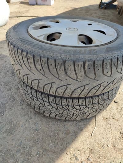 Лот: 20554683. Фото: 1. Диски с резиной зимние BridgeStone... Шины на дисках