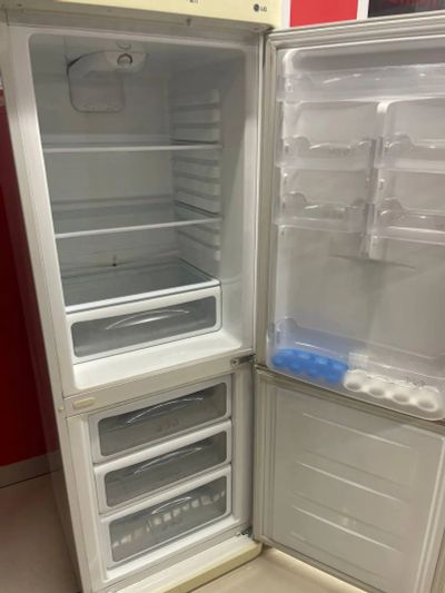 Лот: 20025053. Фото: 1. Холодильник LG ( ес 31517 ). Холодильники, морозильные камеры