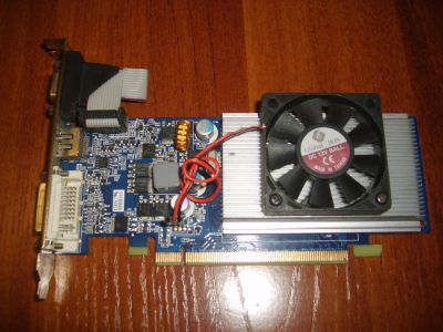 Лот: 4520638. Фото: 1. 1Gb GeForce GT 220 ECS. Видеокарты