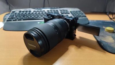 Лот: 19682434. Фото: 1. Sony ZV-E10 Body + 4 батареи... Цифровые беззеркальные со сменной оптикой